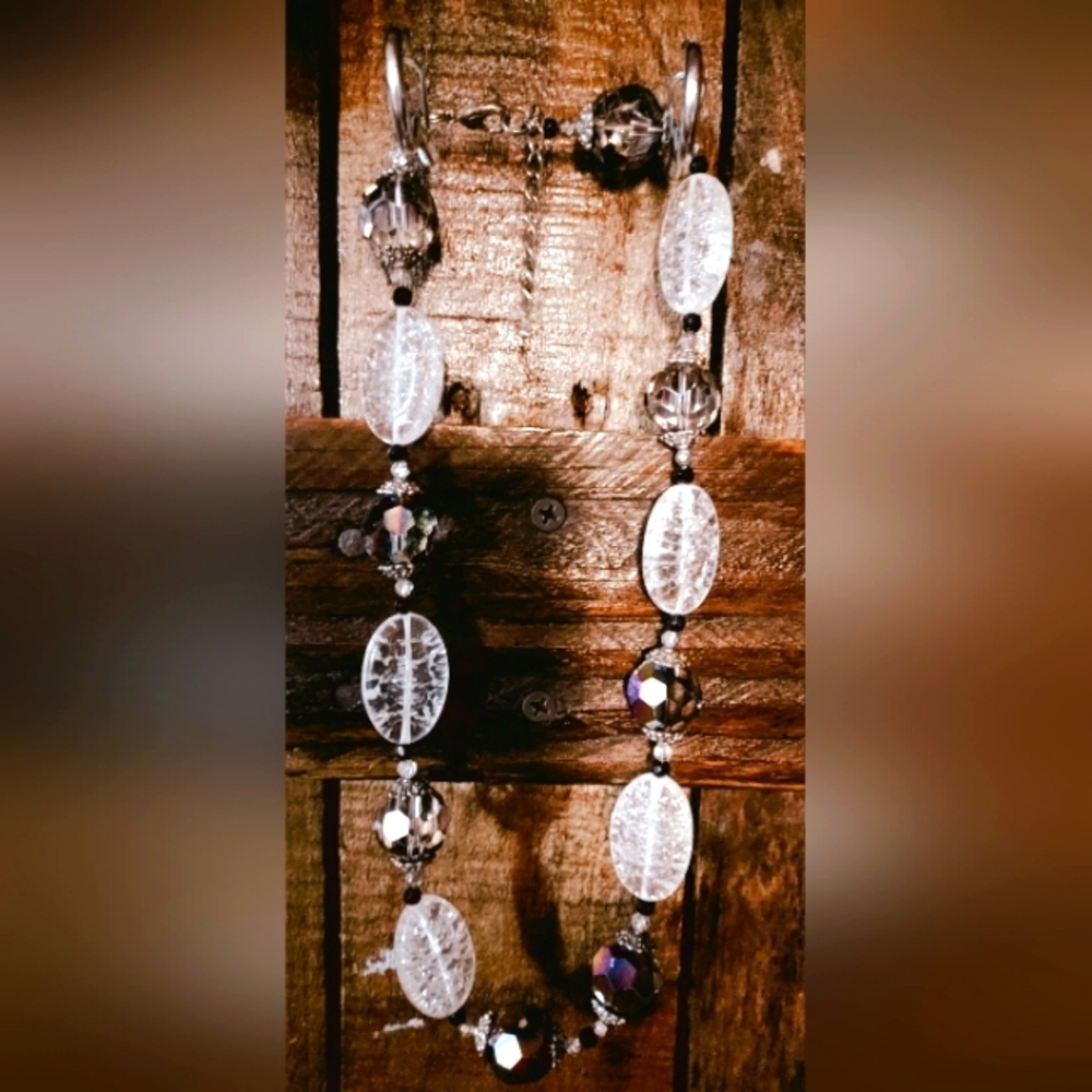 Vintage Style Clear Crackle Quartz Necklace